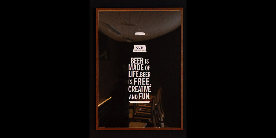 SIGN & GRAPHIC (Inside) 6